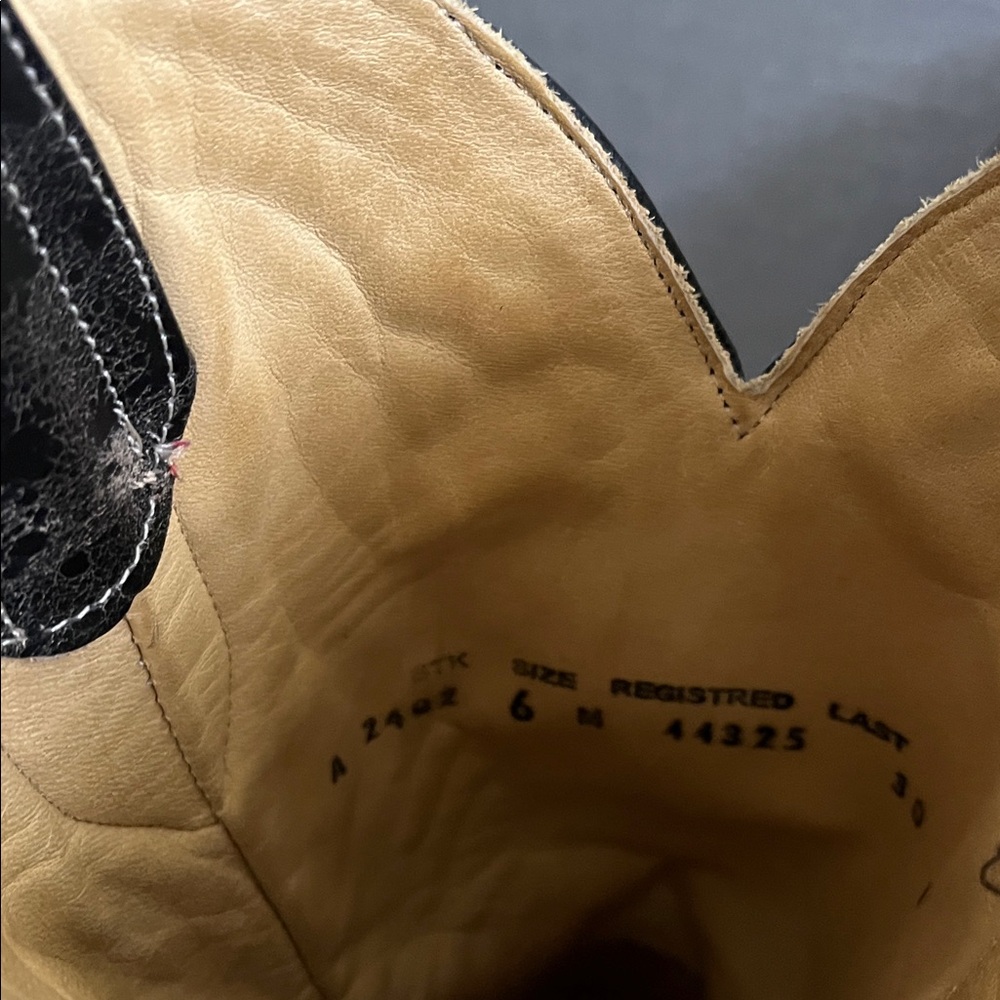 Elegant Black Embroidered Heeled Boots - image 3